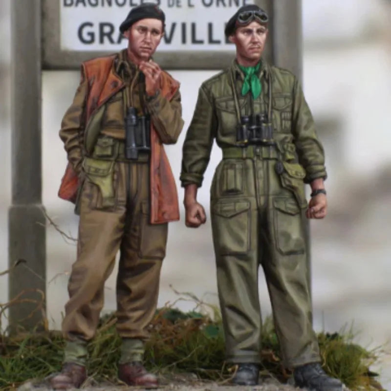 1/35 WWII British Officer and Airborne Soldiers, 2 Figures, Resin Model Figure Kit, Unassembled and Unpainted
