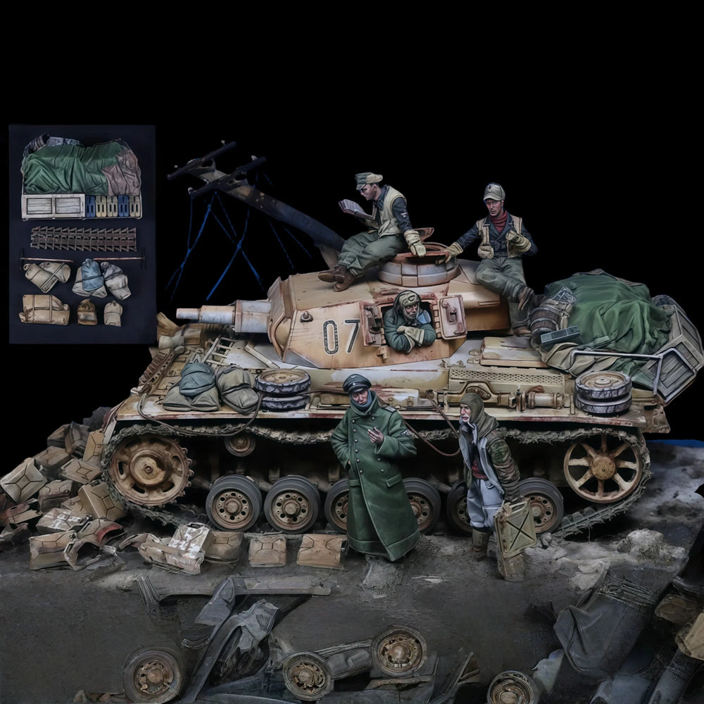 1/35 WWII German Panzer IV Crew North Africa, 5 Figures, Resin Model Figure Kit, Unassembled and Unpainted