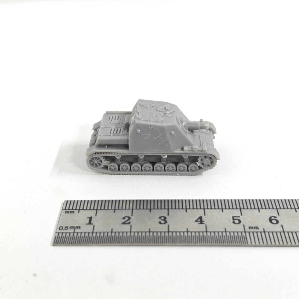 1/144 WWII Sturmpanzer IV, Resin Model Vehicle Kit, Unassembled and Unpainted