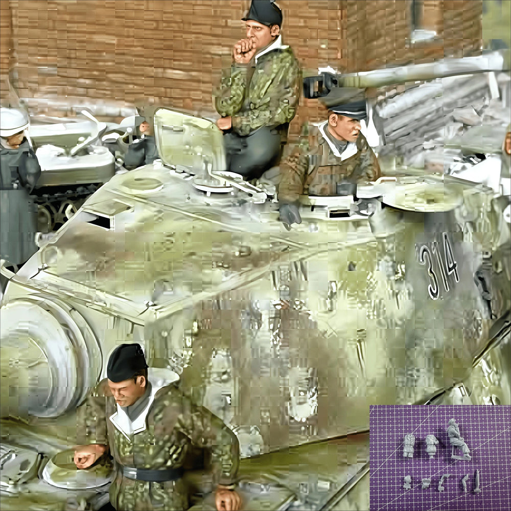 1/35 WWII German Panzer Commander and Crew, 3 Figures, Resin Model Figure Kit, Unassembled and Unpainted