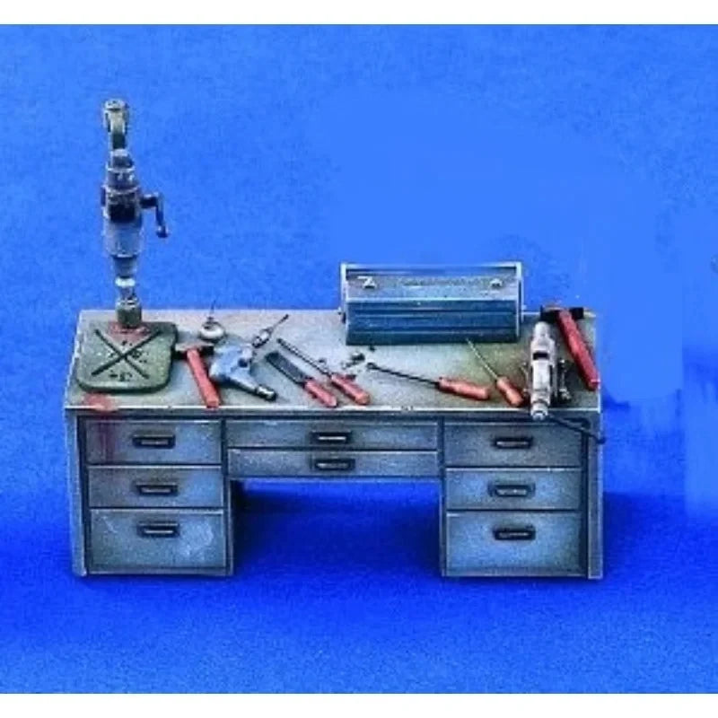 1/35 Modern Repair Workbench, Resin Model Diorama Kit, Historical Theme, Unassembled and Unpainted