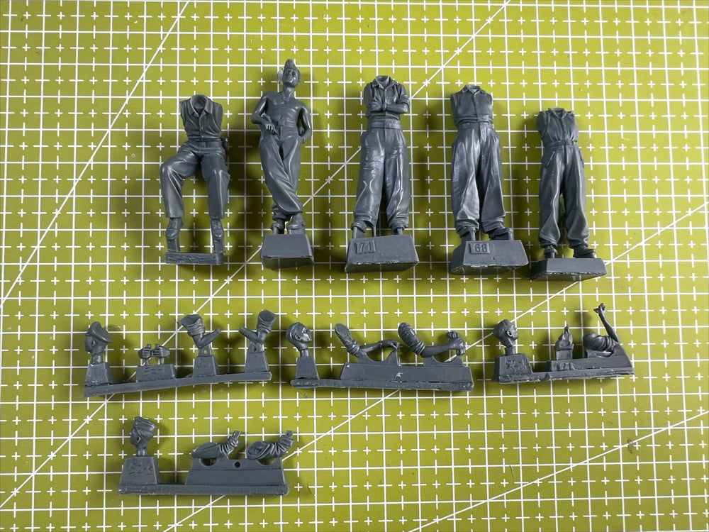1/35 Modern Leopard Tank Crew, 5 Figures, Resin Model Figure Kit, Unassembled and Unpainted