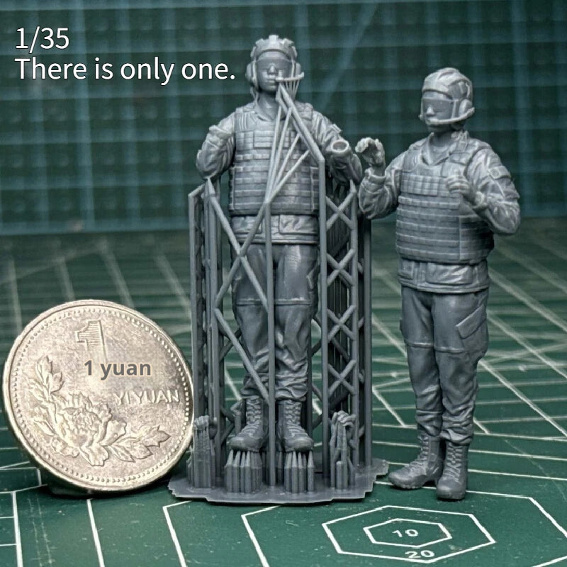 1/35 Modern Chinese Army Soldiers, 3 Figures, Resin Model Figure Kit, Unassembled and Unpainted