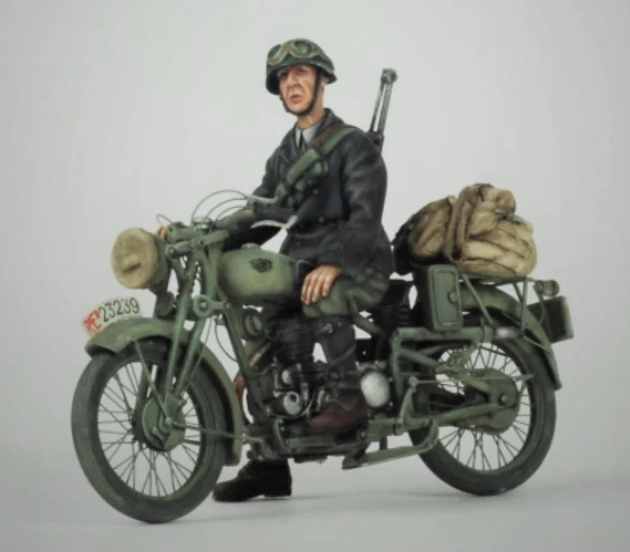 1/35 WWII Italian Soldier Motorcycle, Resin Model Vehicle Kit, Unassembled and Unpainted