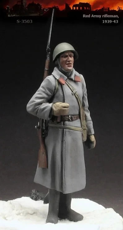 1/35 WWII Soviet Red Army Rifleman, 2 Figures, Resin Model Figure Kit, Unassembled and Unpainted