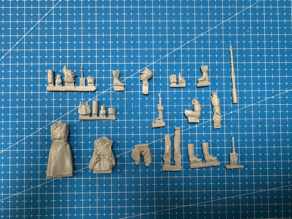 1/35 WWII Frontline Soldier, 2 Figures, Resin Model Figure Kit, Unassembled and Unpainted