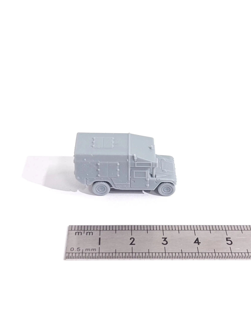 1/144 Modern Humvee Ambulance, Resin Model Vehicle Kit, Unassembled and Unpainted