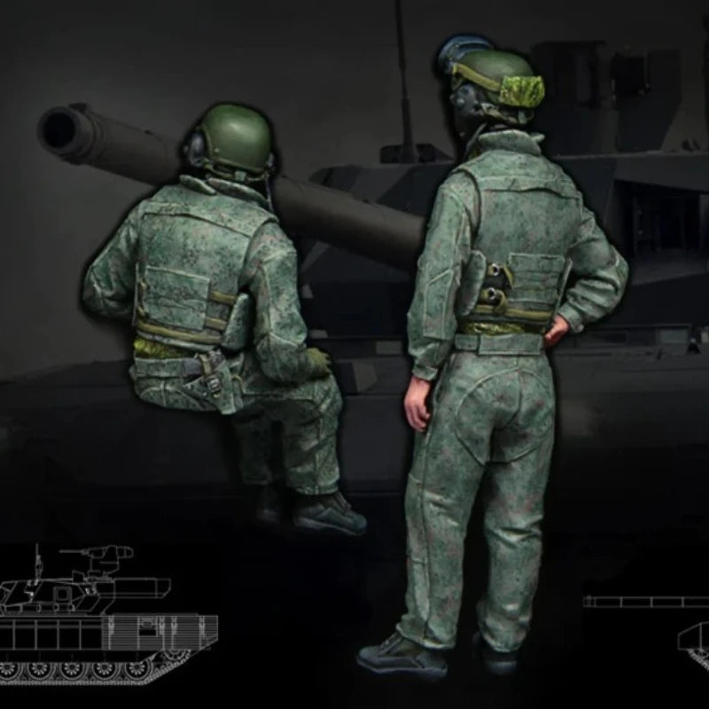 1/35 Modern Russian Tank Crew in Digital Camouflage, 2 Figures, Resin Model Figure Kit, Unassembled and Unpainted