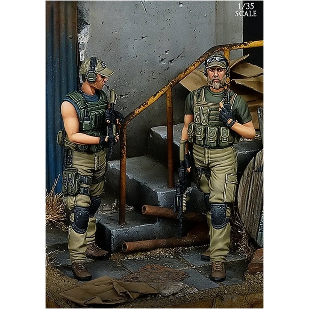 1/35 Modern Tactical Operatives in Plate Carriers, Resin Model Figure Kit, Unassembled and Unpainted