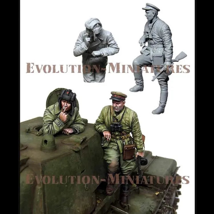 1/35 WWII Soviet Officer Advancing with PPSh-41, Resin Model Figure Kit, Unassembled and Unpainted