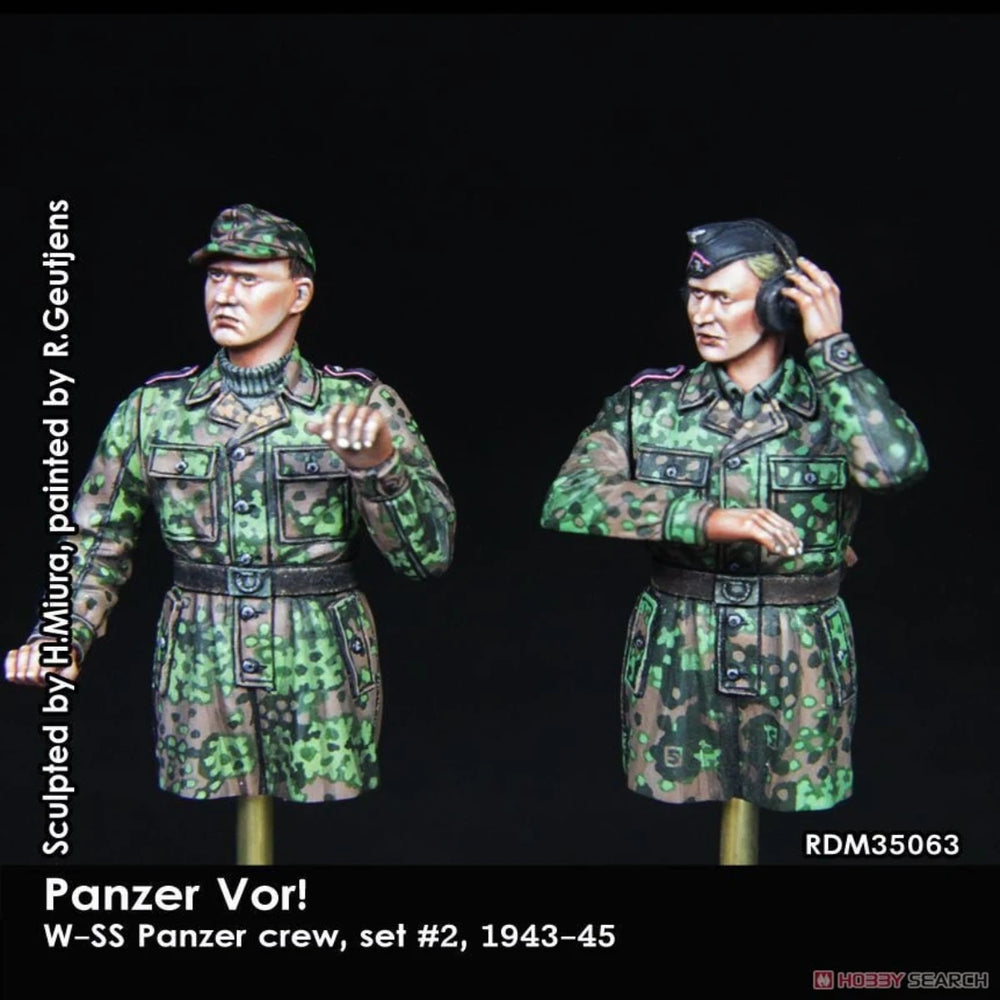 1/35 WWII German Panzer Crew No. 2, 2 Figures, Resin Model Figure Kit, Unassembled and Unpainted
