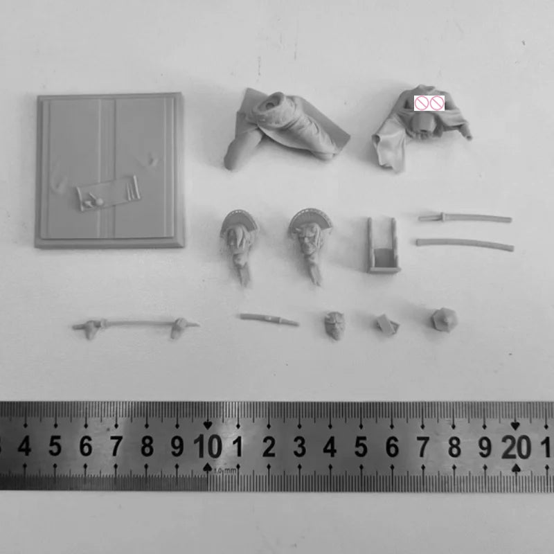 1/24 Medieval Japanese Female Samurai, Resin Model Figure Kit, Unassembled and Unpainted