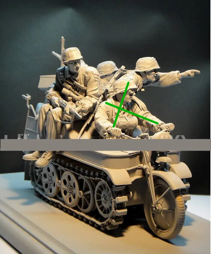 1/16 WWI German Infantryman Attacking with Rifle, Resin Model Figure Kit, Unassembled and Unpainted