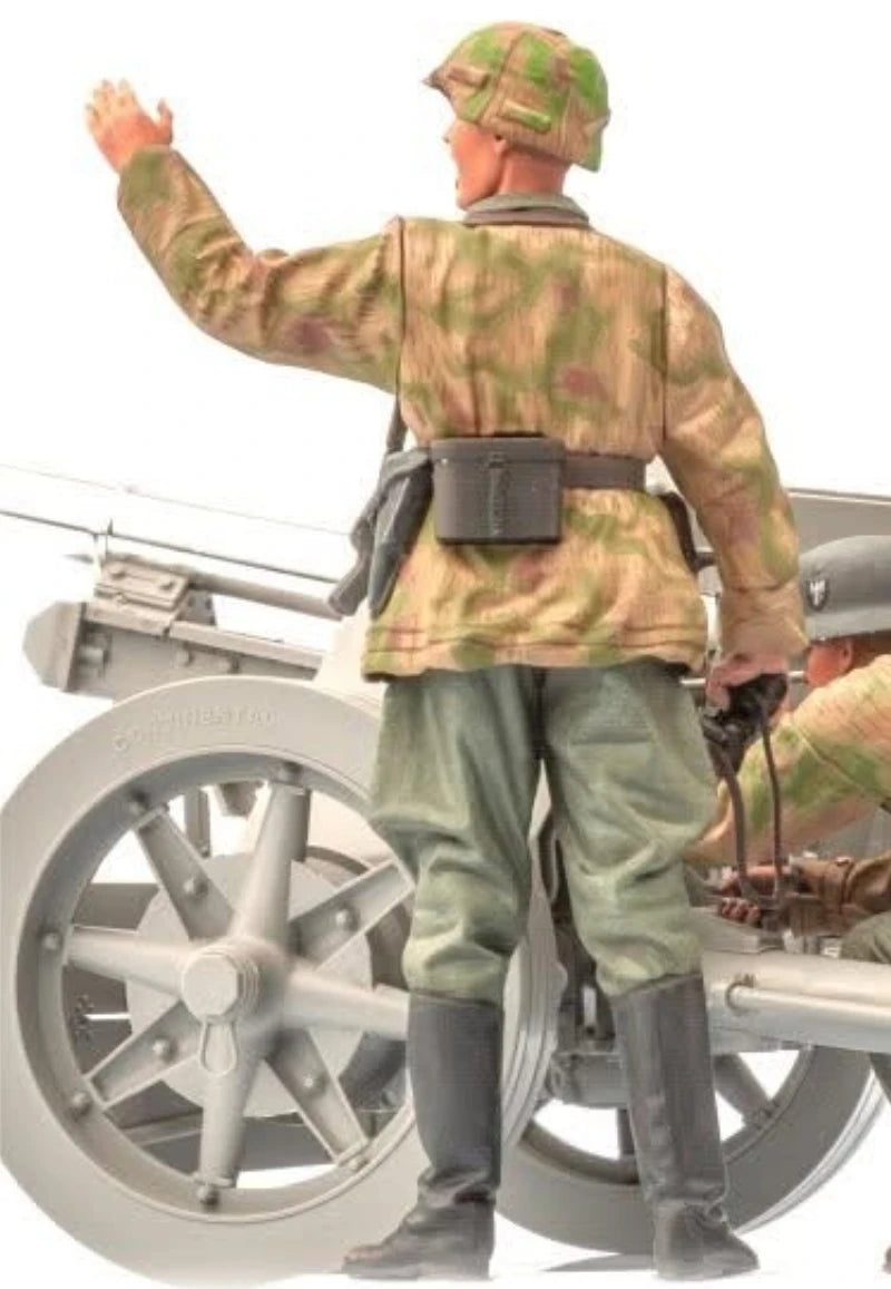 1/16 WWII German Field Artillery Commander, Resin Model Figure Kit, Unassembled and Unpainted