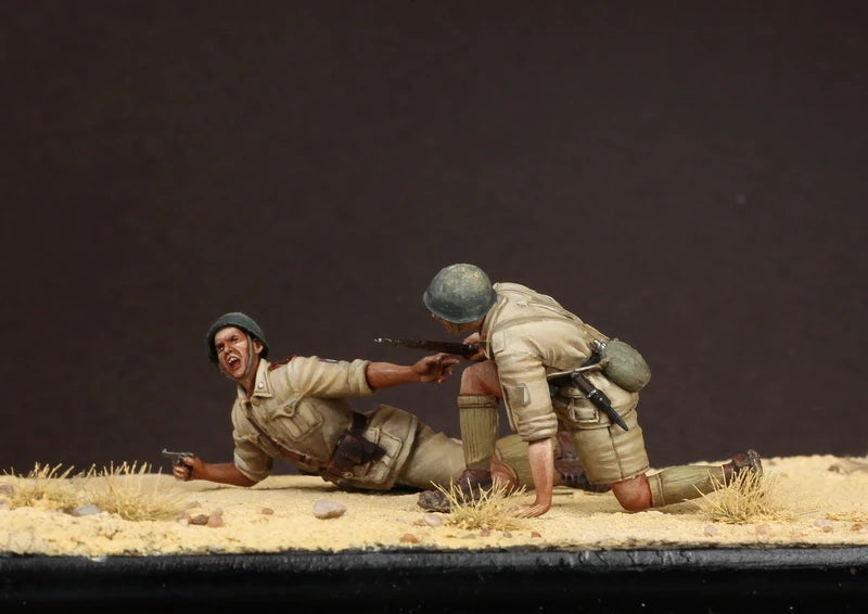 1/35 WWII US Infantry Crawling Assault, 2 Figures, Resin Model Figure Kit, Unassembled and Unpainted
