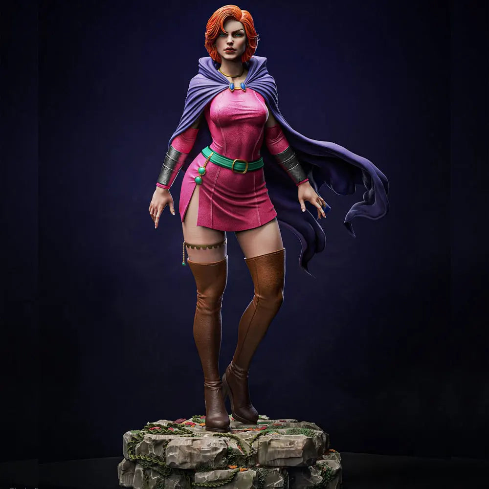 1/24 Standing Female Warrior with Flowing Cape, Resin Model Figure Kit, Fantasy Theme, Unassembled and Unpainted