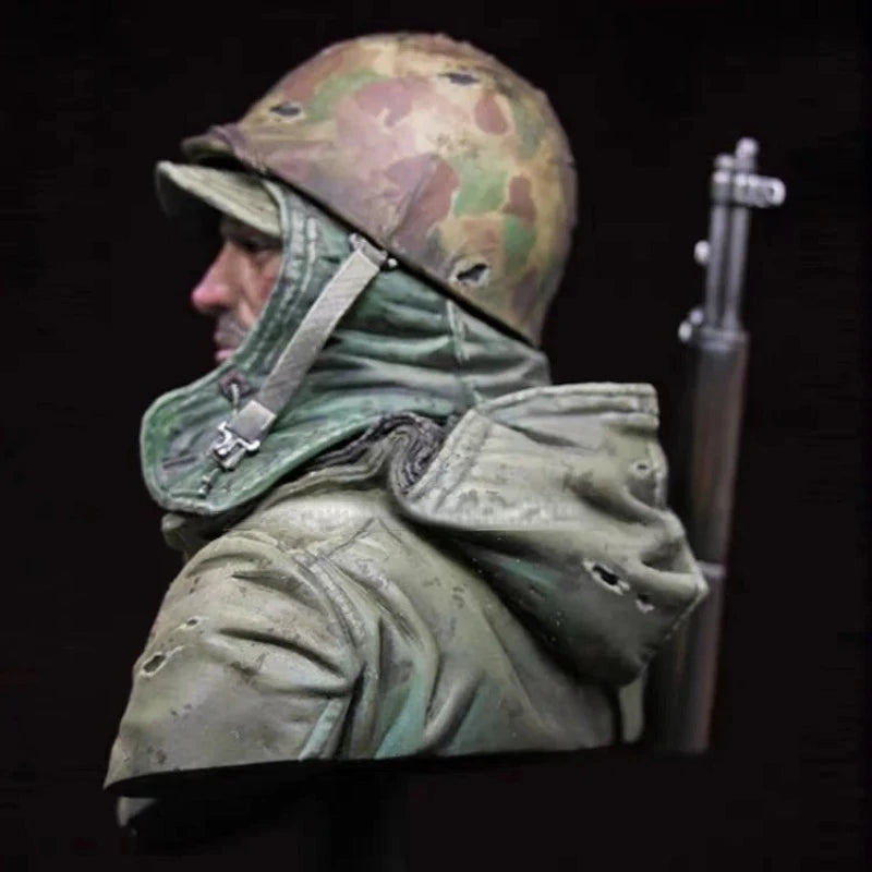 1/10 WWII US Infantryman in Camouflaged M1 Helmet with Rifle, Resin Model Bust Kit, Unassembled and Unpainted