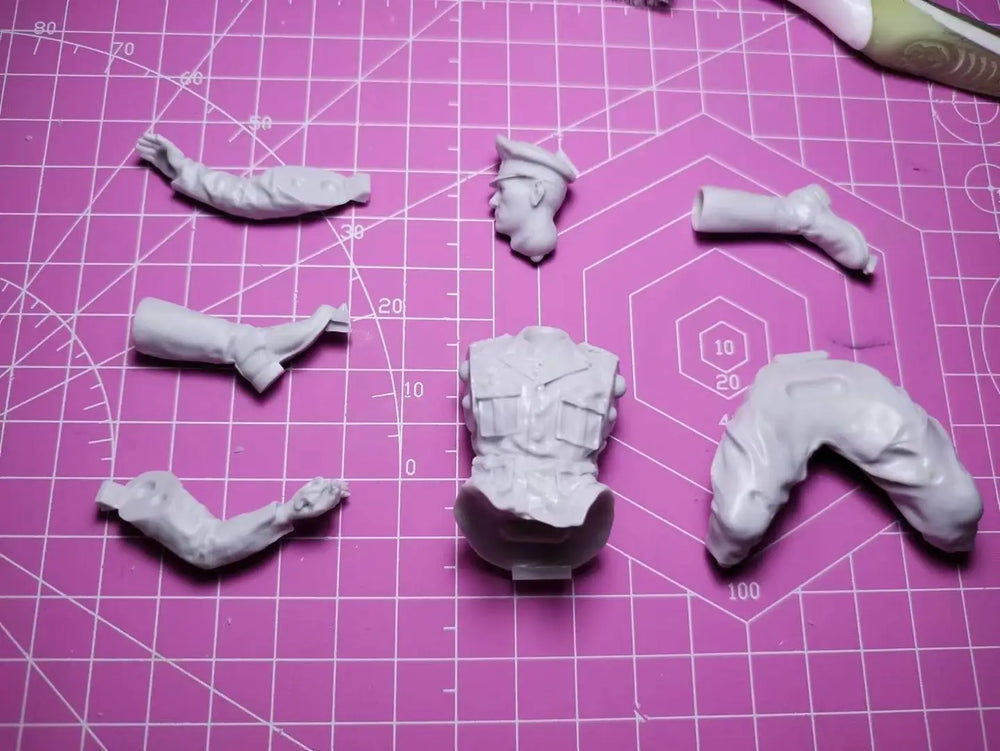 1/16 Generic Parts, Resin Model Figure Kit, Unassembled and Unpainted