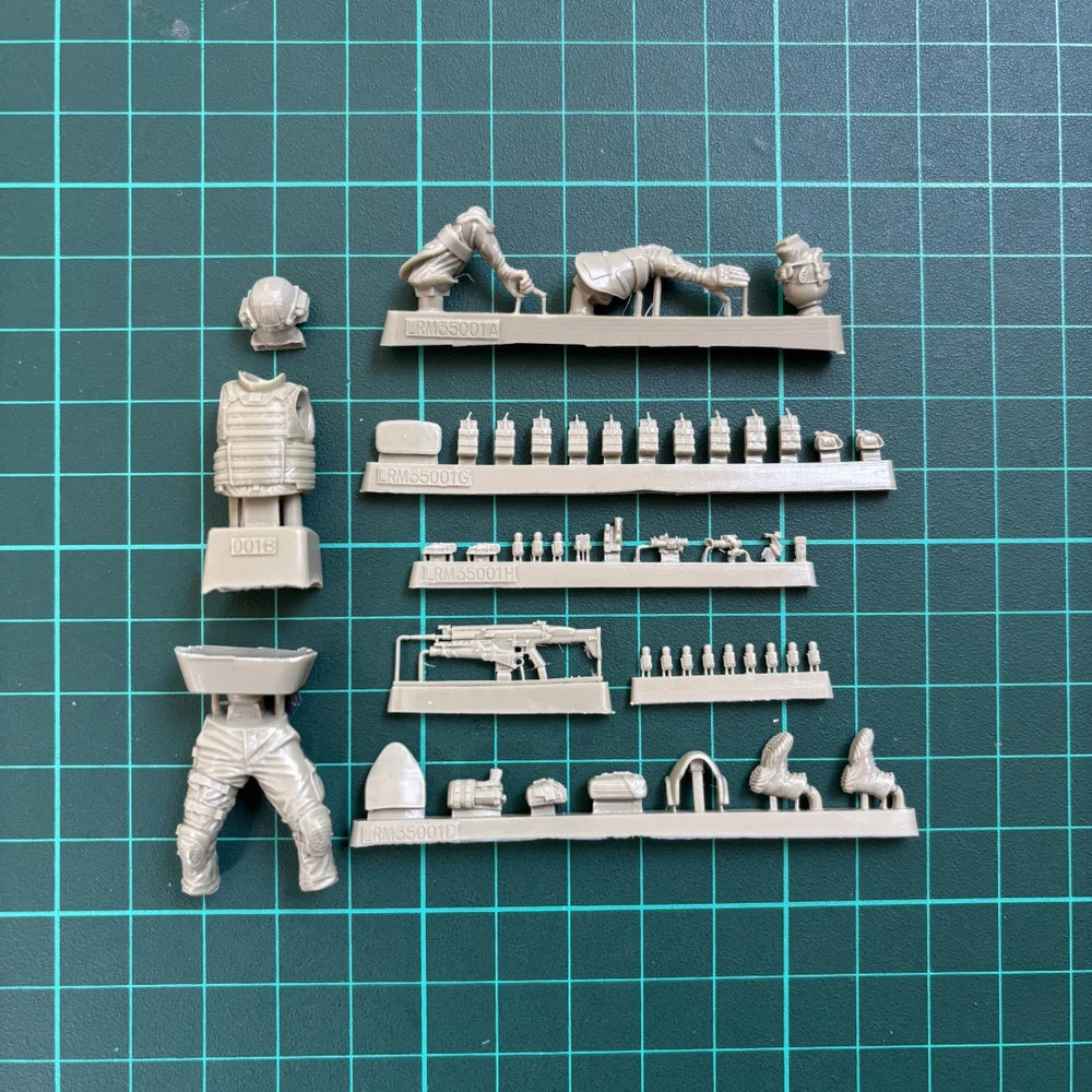 1/35 Modern U.S. Army Soldier, Resin Model Figure Kit, Unassembled and Unpainted