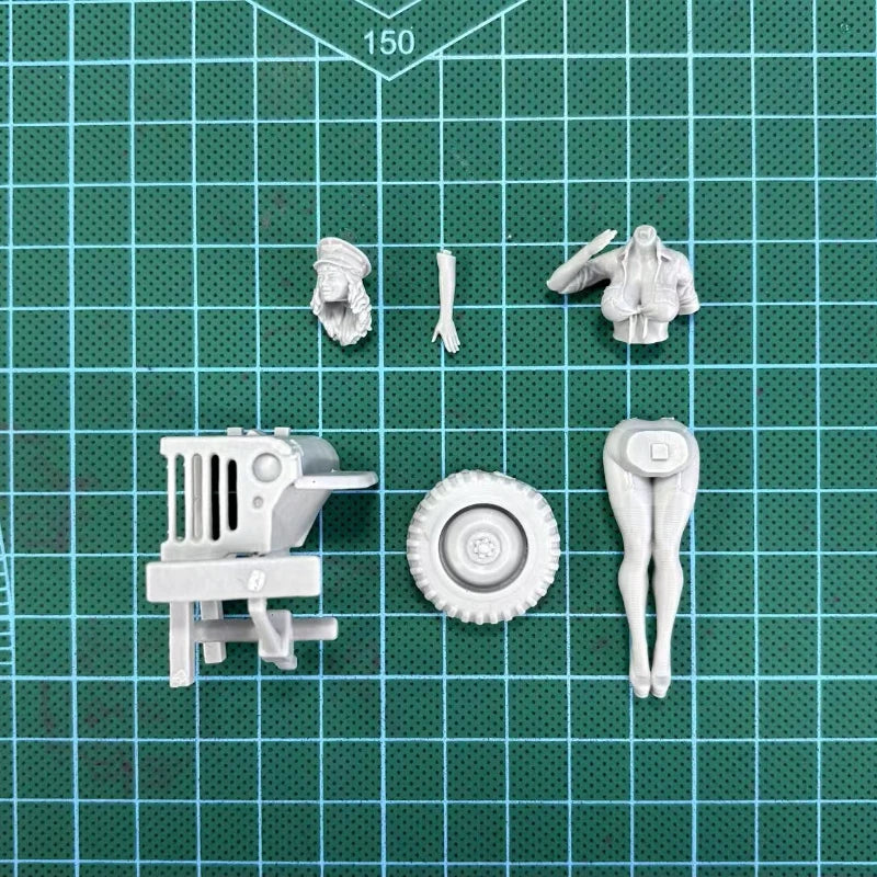 1/24 WWII Female Soldier, Resin Model Figure Kit, Unassembled and Unpainted