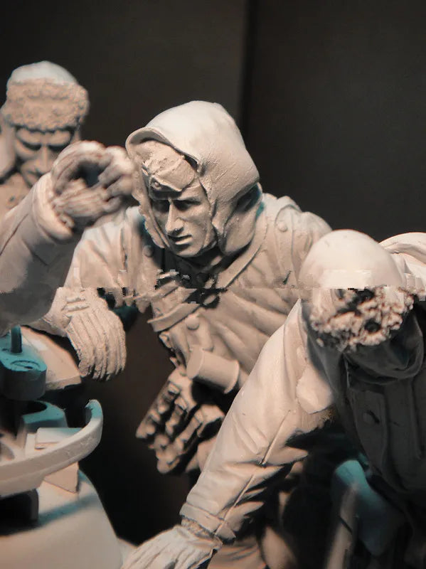1/16 WWII Soldiers in Combat Poses, 2 Figures, Resin Model Figure Kit, Unassembled and Unpainted