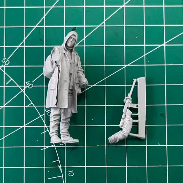 1/35 Post-Apocalyptic Stalker Survivor, Resin Model Figure Kit, Sci-Fi Theme, Unassembled and Unpainted