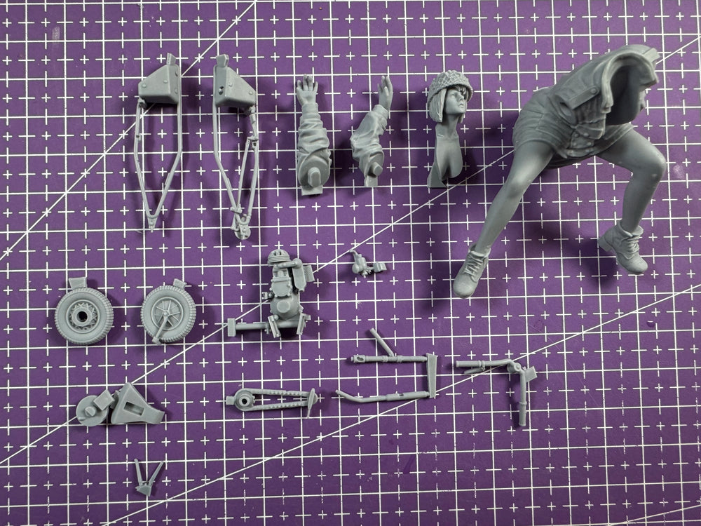 75mm Female Officer with Motorcycle, Resin Model Figure Kit, Unassembled and Unpainted