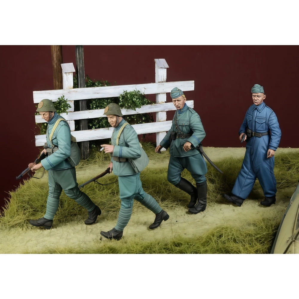 1/35 WWII Dutch Infantry Soldiers Marching, 4 Figures, Resin Model Figure Kit, Unassembled and Unpainted