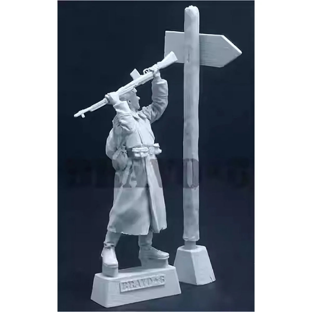 1/35 WWII Soviet Soldier Signaling with PPSh-41 and Road Marker, Resin Model Figure Kit, Unassembled and Unpainted