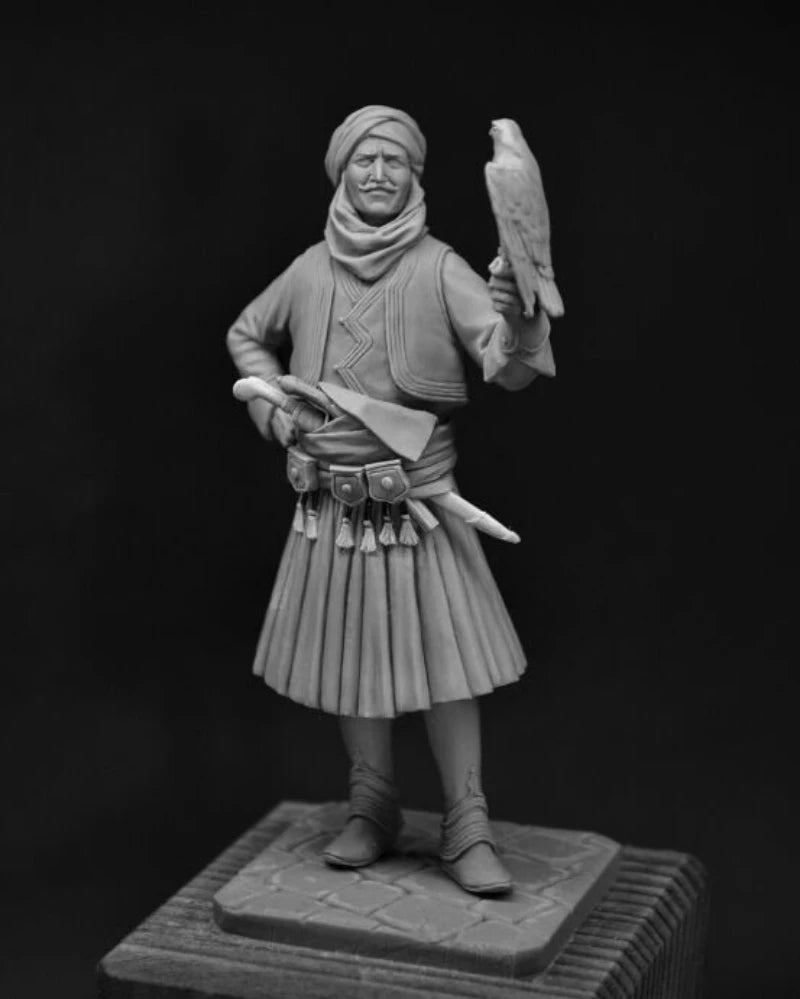 1/24 Ancient Hunter with Falcon, Resin Model Figure Kit, Unassembled and Unpainted