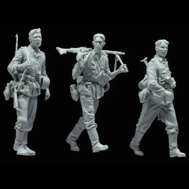 1/35 WWII German Infantry Advancing, 9 Figures, Resin Model Figure Kit, Unassembled and Unpainted