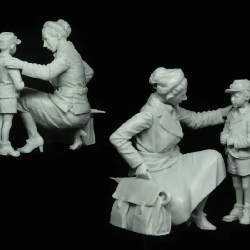 1/35 Early 20th Century European Woman and Boy, 2 Figures, Resin Model Figure Kit, Historical Theme, Unassembled and Unpainted