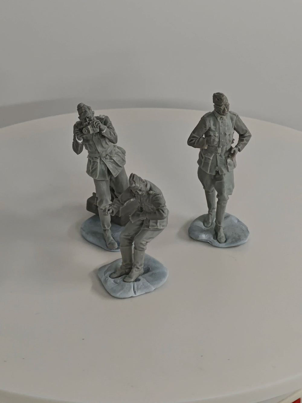 1/35 WWII German Infantry Squad with MG42, 11 Figures, Resin Model Figure Kit, Unassembled and Unpainted