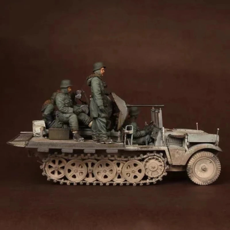 1/35 WWII German Infantry & Vehicles, 5 Figures, Resin Model Figure Kit, Unassembled and Unpainted