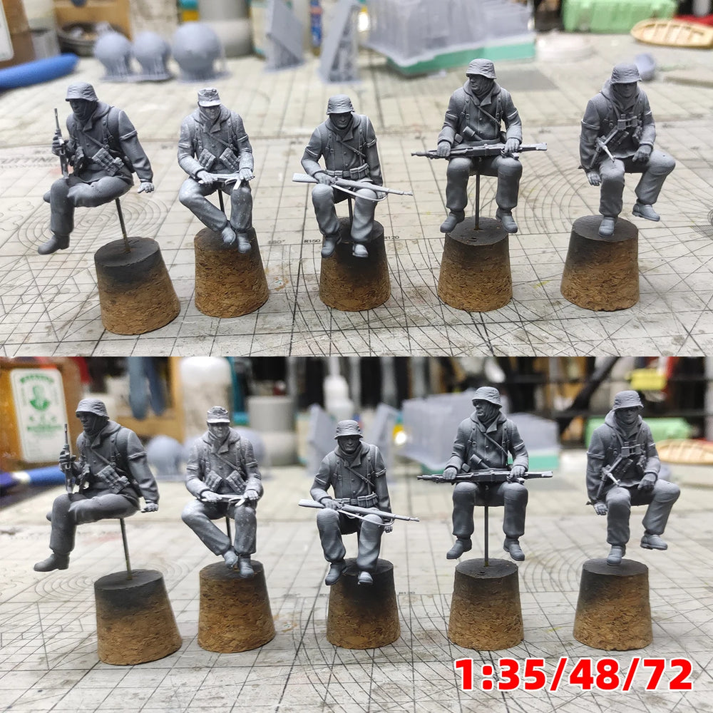 1/35 WWII German Soldiers in Combat Poses, 10 Figures, Resin Model Figure Kit, Unassembled and Unpainted