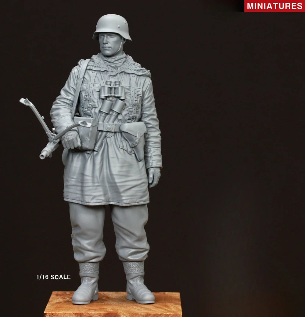 1/16 WWII German Rifleman Standing Alert with Kar98k, Resin Model Figure Kit, Unassembled and Unpainted