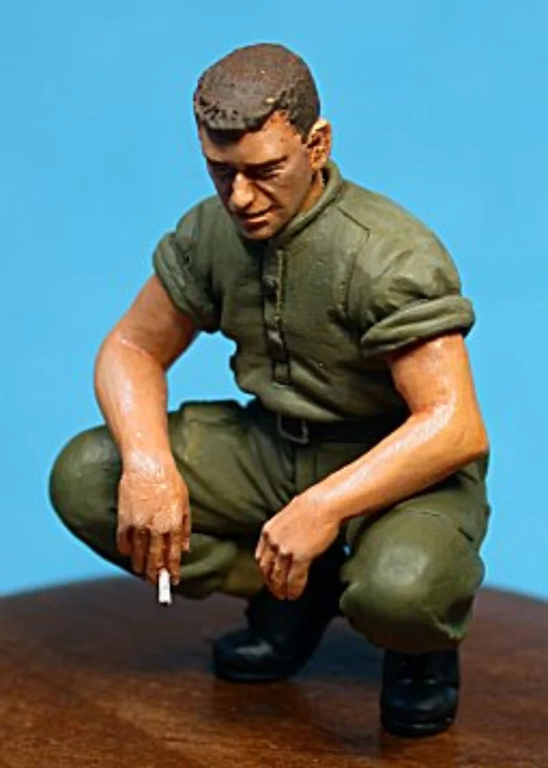 1/35 WWII British Tank Commander with Beret, Resin Model Figure Kit, Unassembled and Unpainted