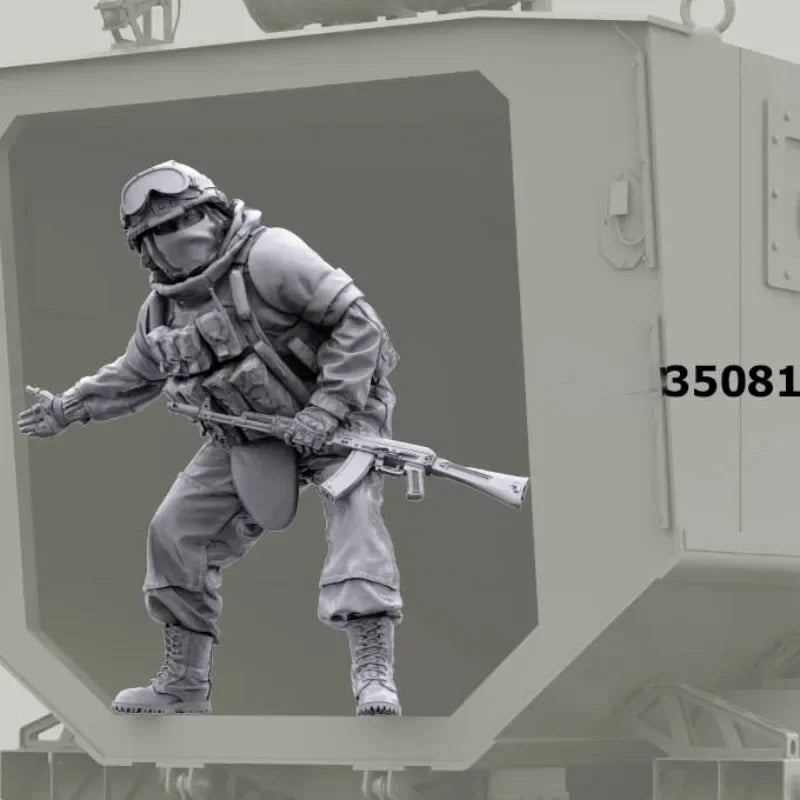 1/35 Modern Russian Soldier with Heavy Tactical Load, Resin Model Figure Kit, Unassembled and Unpainted