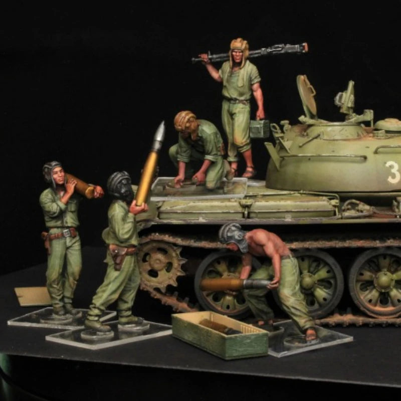 1/35 Cold War NVA Tank Loading Crew, 5 Figures, Resin Model Figure Kit, Unassembled and Unpainted