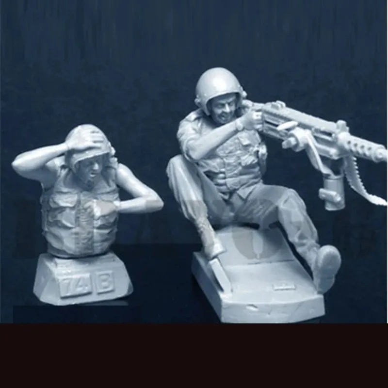 1/35 WWII US Army Combat Soldiers, 2 Figures, Resin Model Figure Kit, Unassembled and Unpainted