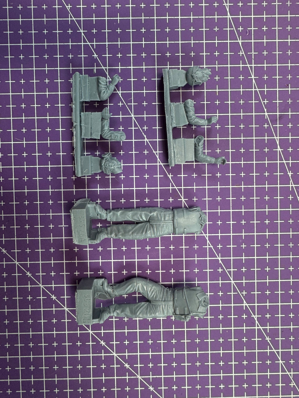 1/35 WWII Tank Crew Set, 4 Figures, Resin Model Figure Kit, Unassembled and Unpainted