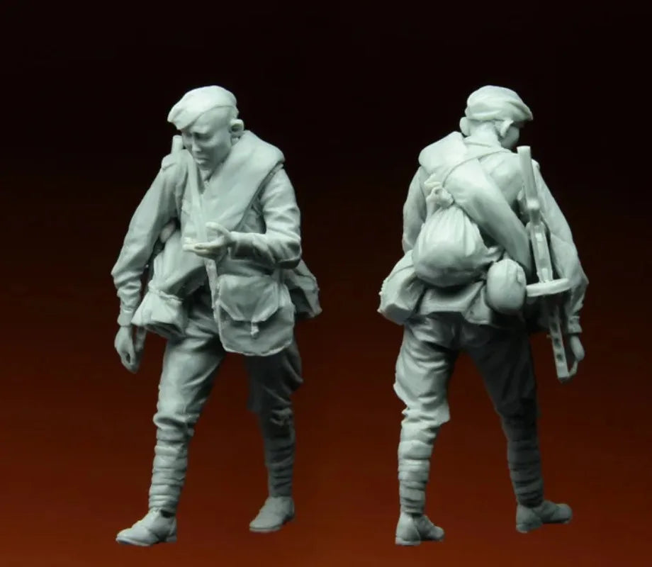 1/35 WWII Soviet Infantryman Kursk 1943, Resin Model Figure Kit, Unassembled and Unpainted