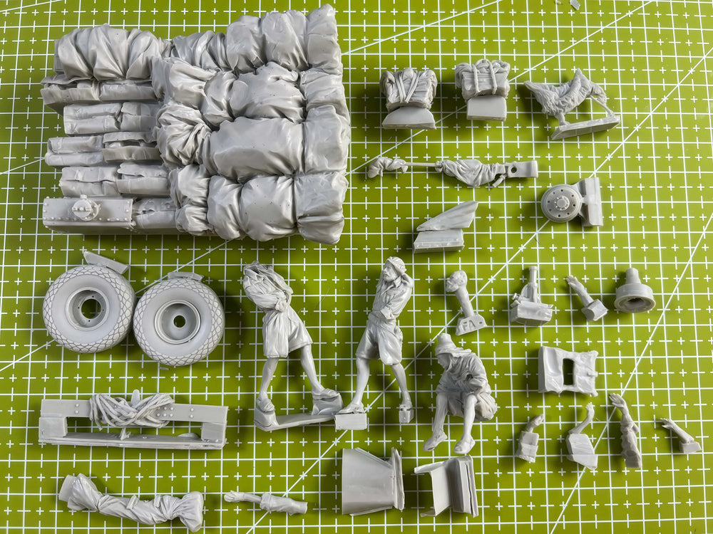 1/35 Modern Industrial Workers, 3 Figures, Resin Model Figure Kit, Historical Theme, Unassembled and Unpainted