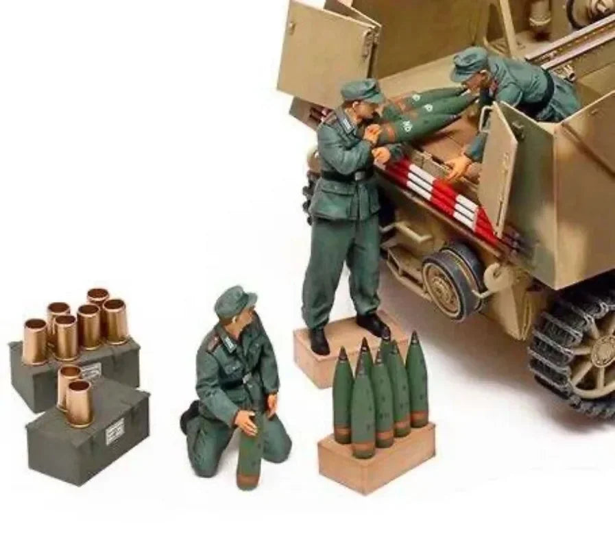 1/35 WWII German Self-Propelled Gun, 5 Figures, Resin Model Vehicle Kit, Unassembled and Unpainted