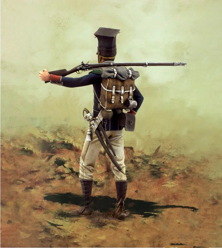 1/24 Napoleonic French Officer with Bayonetted Musket, Resin Model Figure Kit, Unassembled and Unpainted