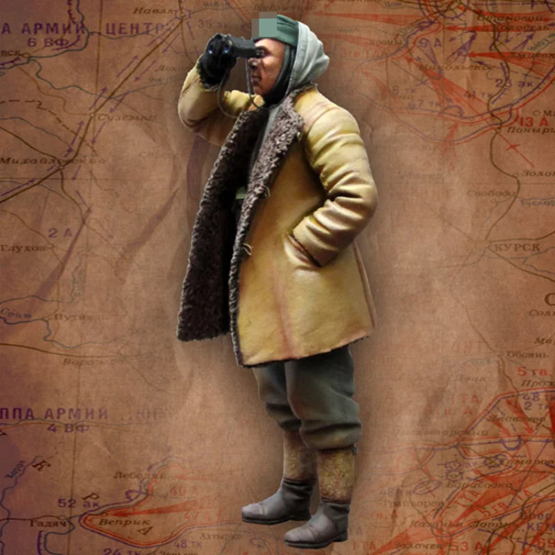 1/35 WWI German Officer in Greatcoat with Binoculars, Resin Model Figure Kit, Unassembled and Unpainted