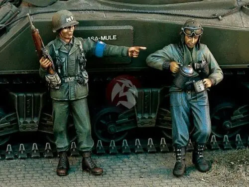 1/35 WWII US Army Soldiers, 2 Figures, Resin Model Figure Kit, Unassembled and Unpainted