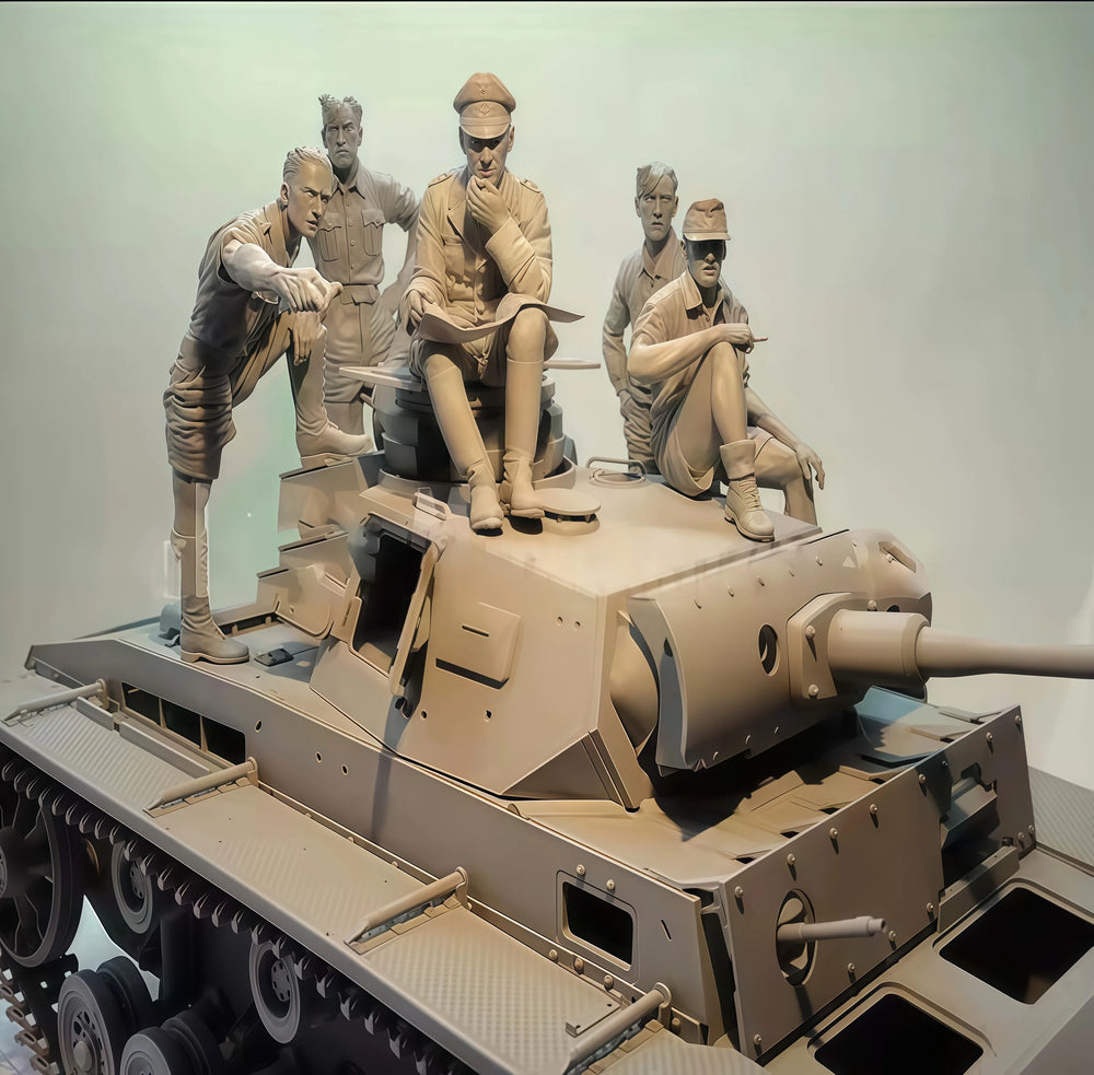 1/16 WWII German Tank Crew in Combat Positions, 6 Figures, Resin Model Figure Kit, Unassembled and Unpainted