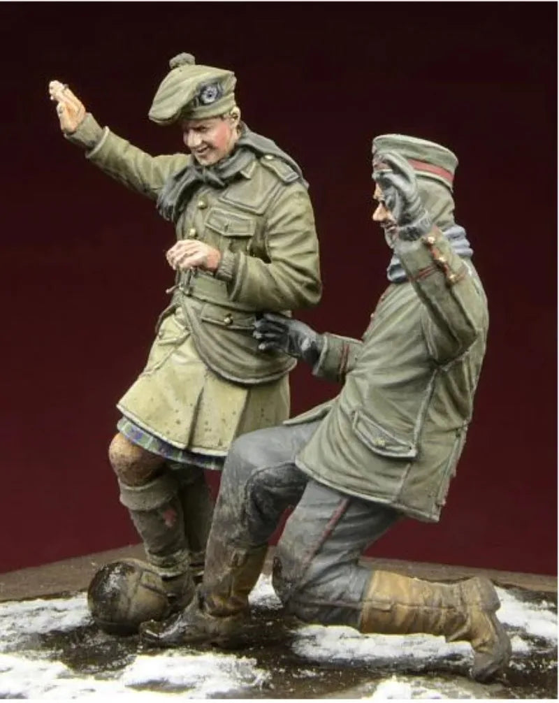 1/35 WWI Christmas Truce Scene, 2 Figures, Resin Model Figure Kit, Unassembled and Unpainted