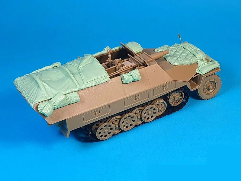 1/35 WWII Amphibious Transport Vehicle, Resin Model Vehicle Kit, Unassembled and Unpainted